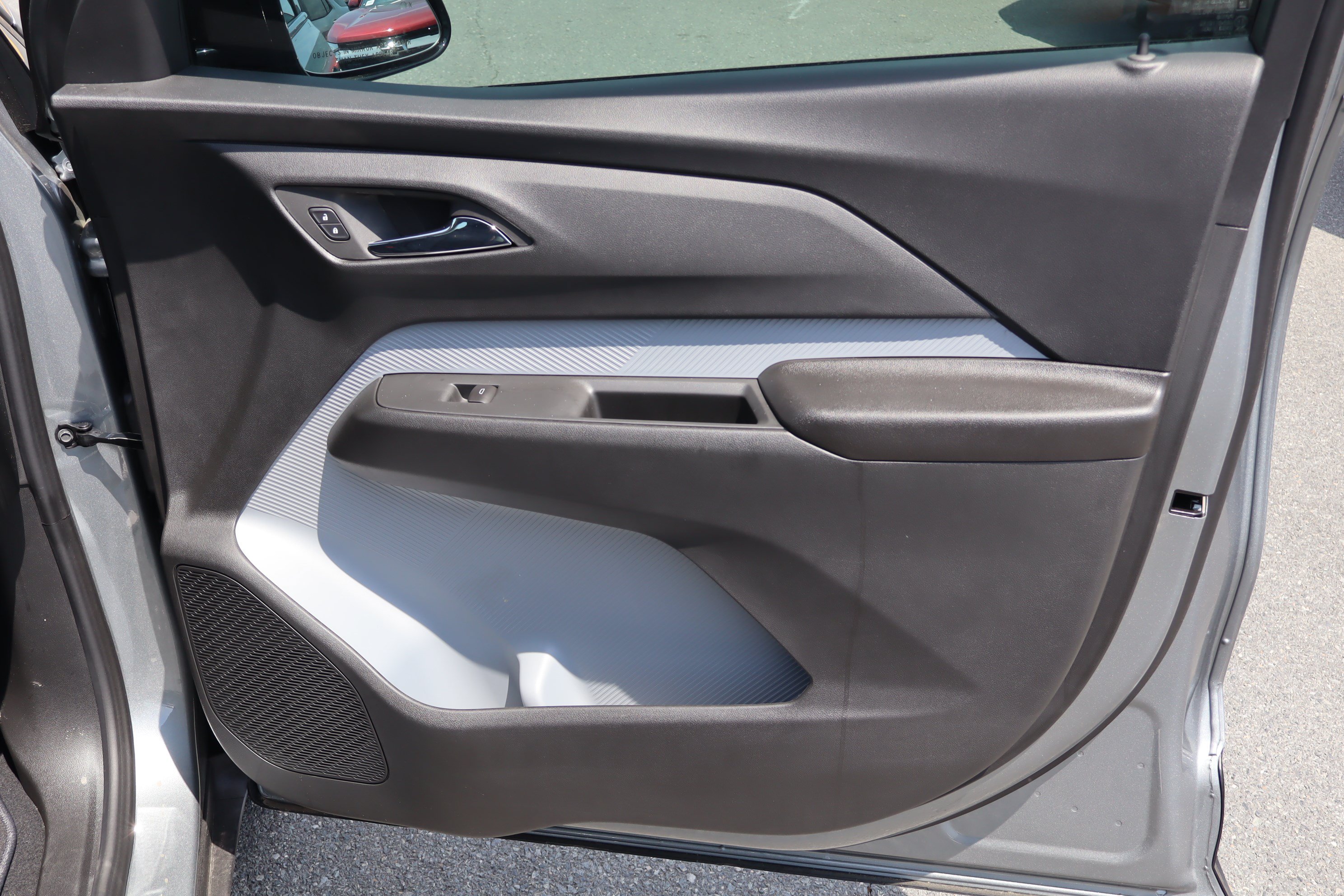 New 2027 Chevrolet Bolt RS w/ Technology Package FWD image 23