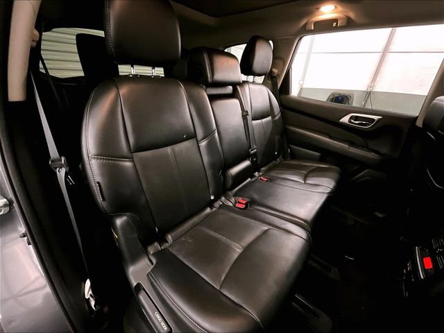 Used 2019 Nissan Pathfinder Platinum AWD/4WD image 26