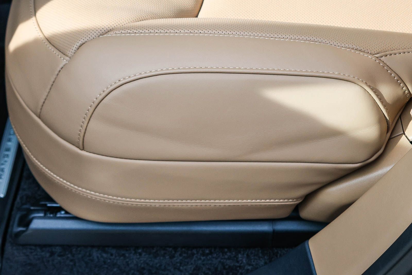 New 2026 Land Rover Range Rover SE image 32