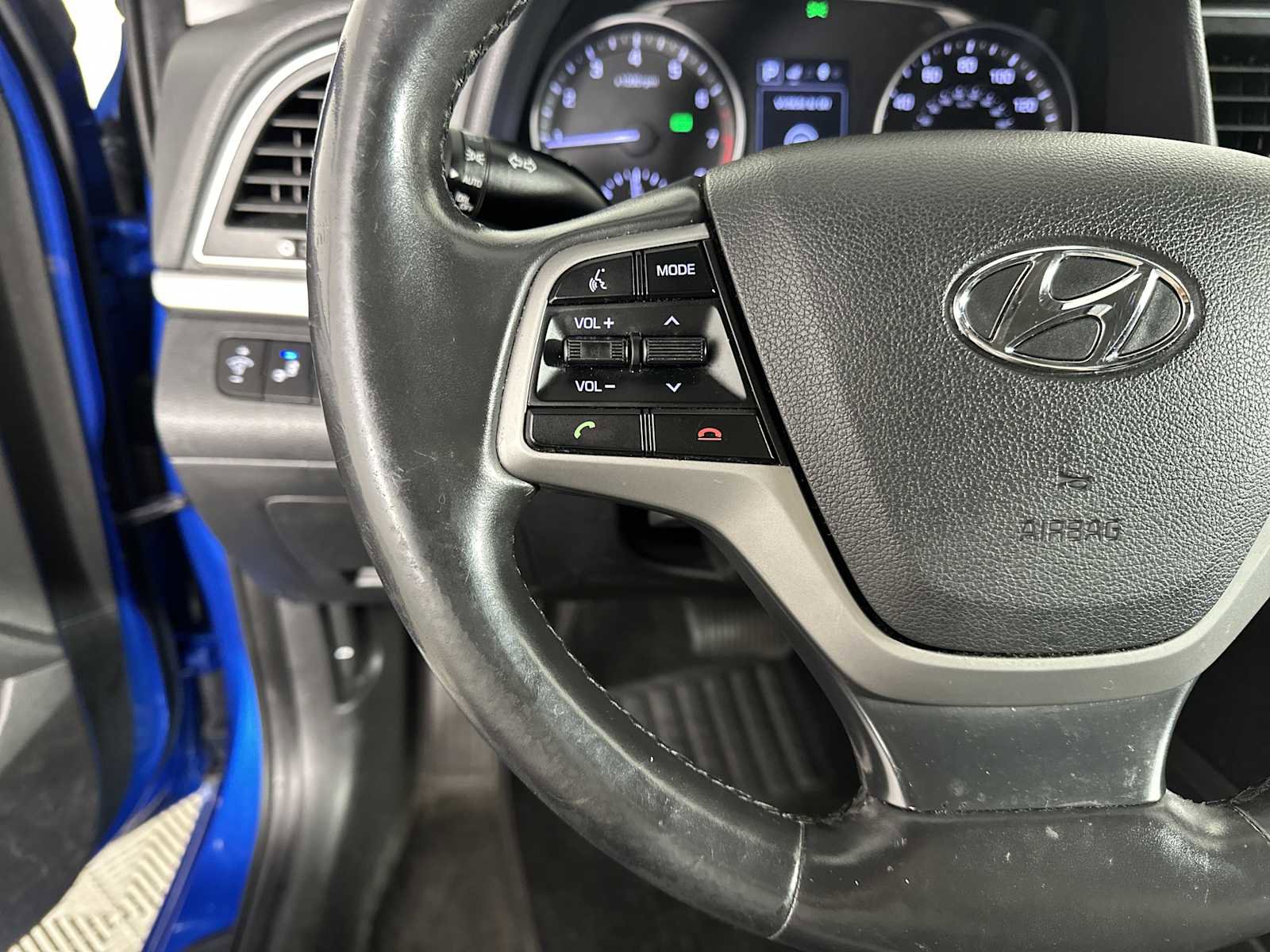 Used 2017 Hyundai Elantra Limited image 21