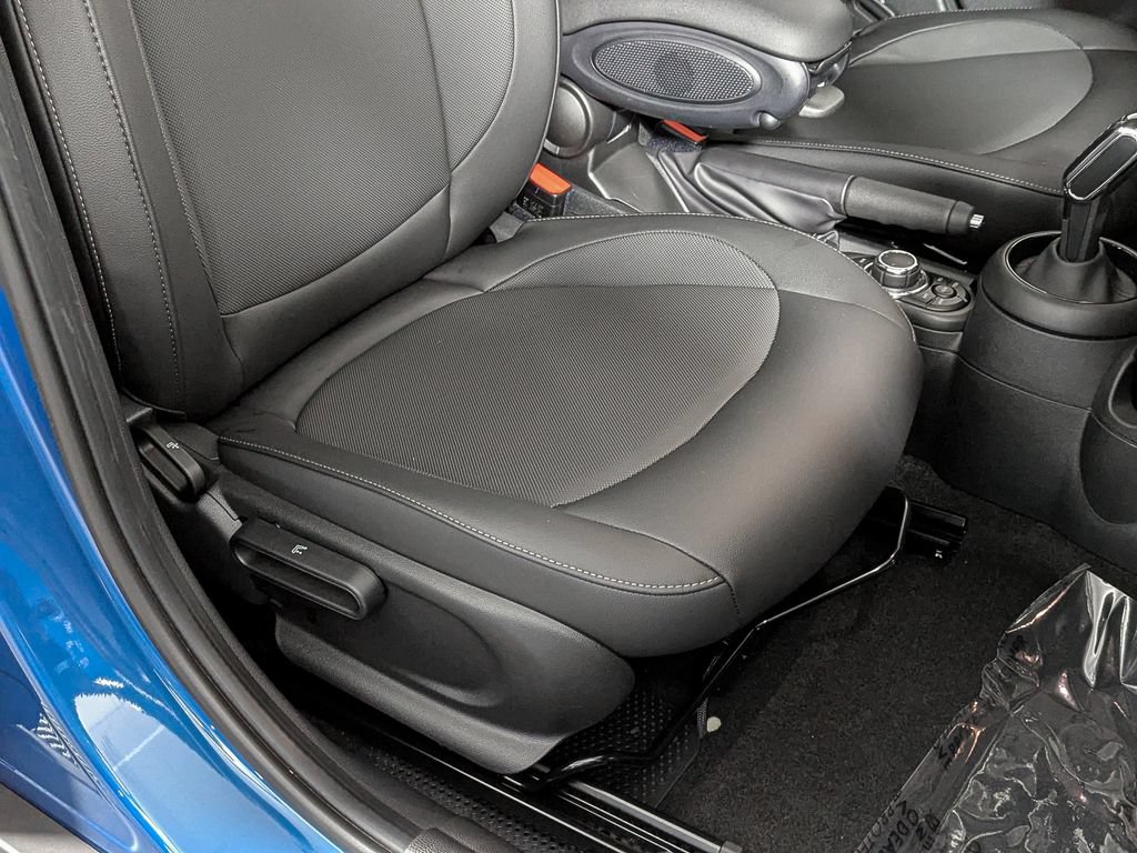 Used 2022 MINI Cooper 4-Door Hardtop FWD image 25