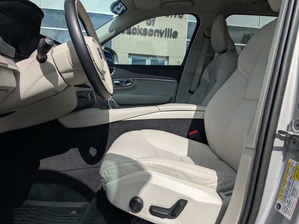 Certified 2023 Volvo XC90 B5 Plus w/ Protection Package Premier AWD/4WD image 2