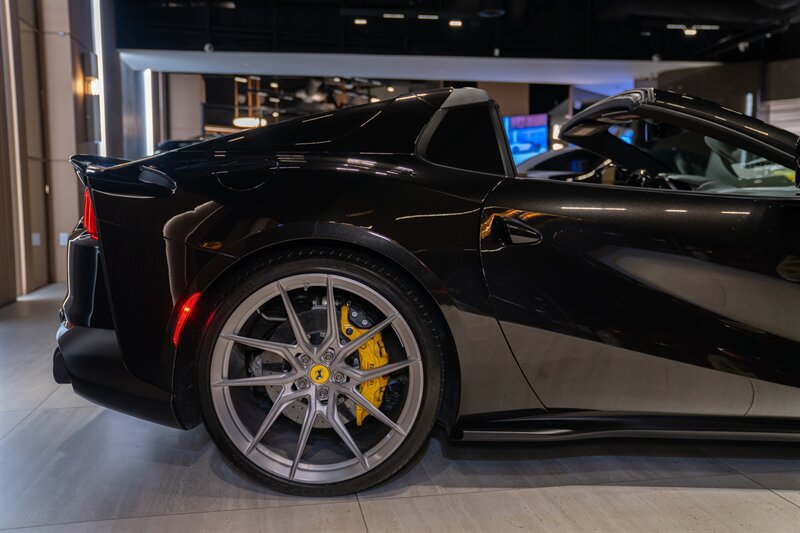 Used 2021 Ferrari 812 GTS RWD image 25