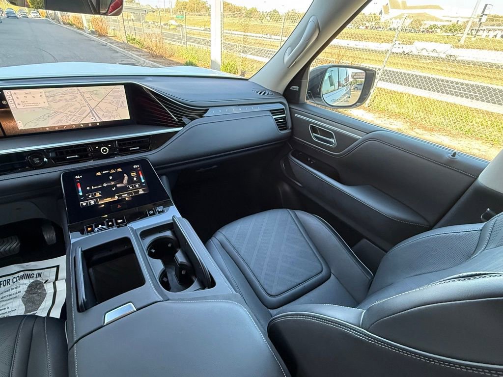 Used 2025 INFINITI QX80 Luxe image 12
