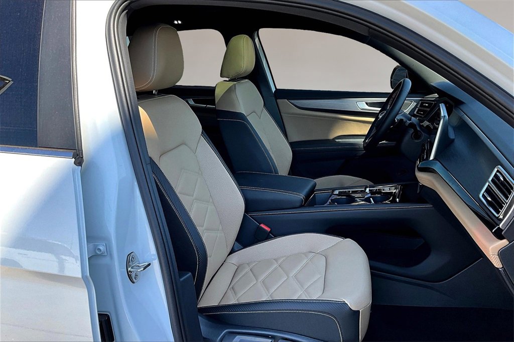 New 2026 Volkswagen Atlas Cross Sport SE image 11