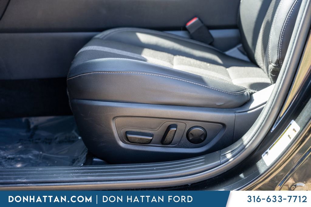 Used 2025 MAZDA CX-50 AWD 2.5 S w/ Preferred Package image 19