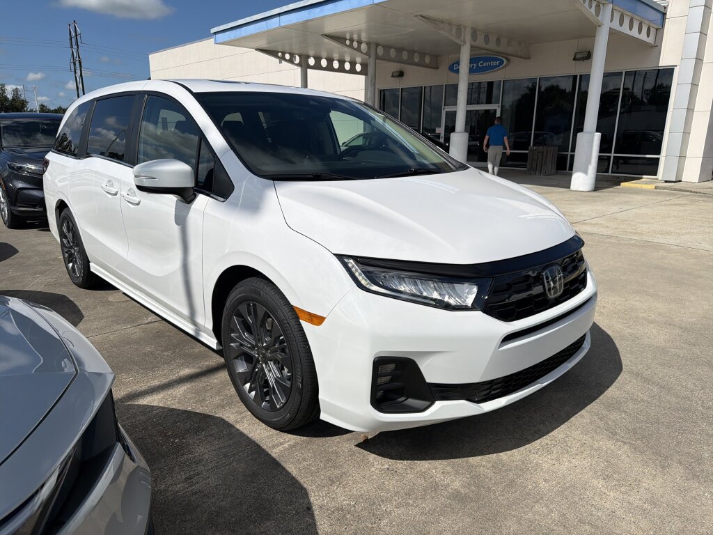 New 2027 Honda Odyssey Touring image 3