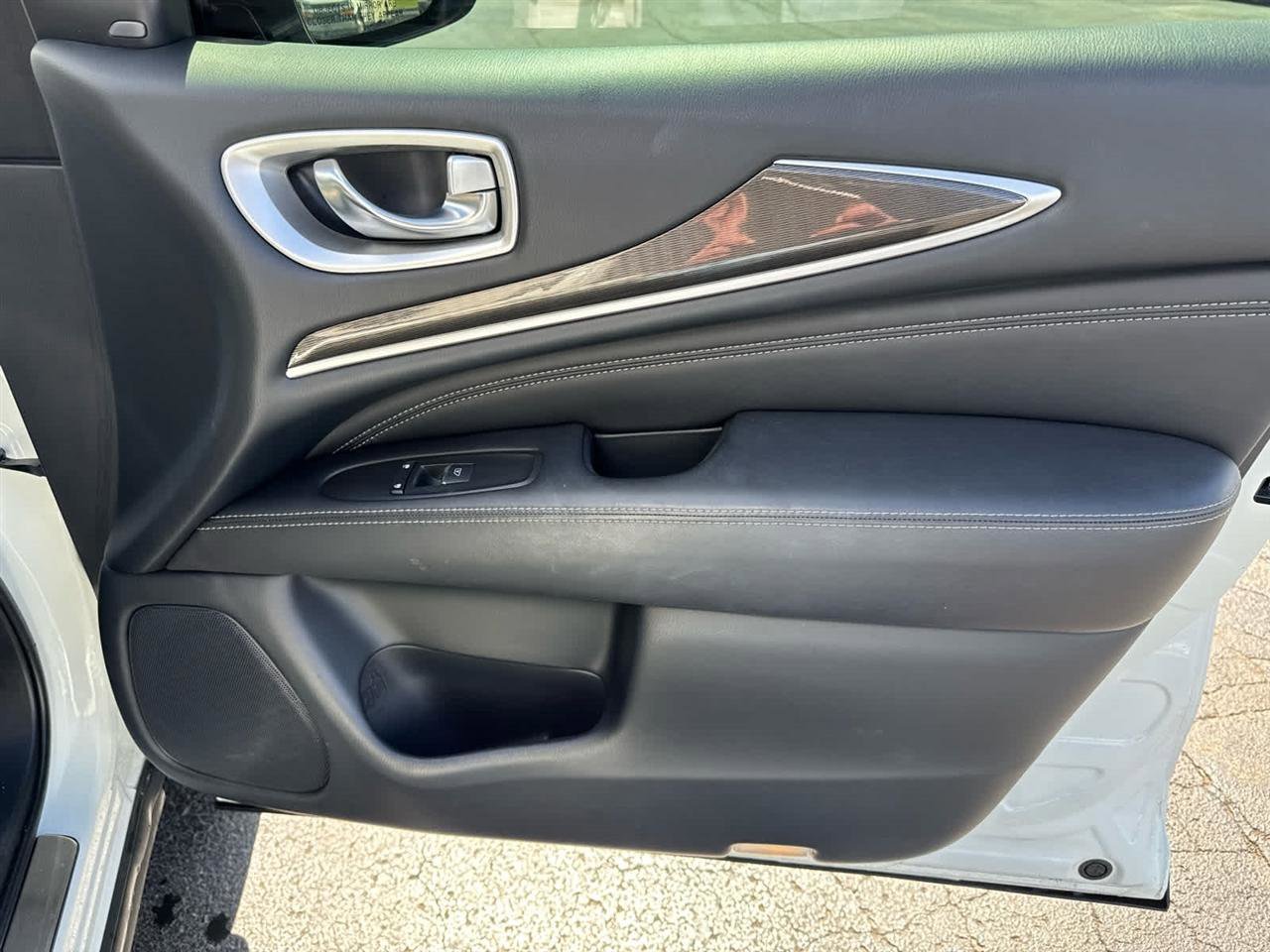 Used 2020 INFINITI QX60 Luxe w/ Essential Package image 24