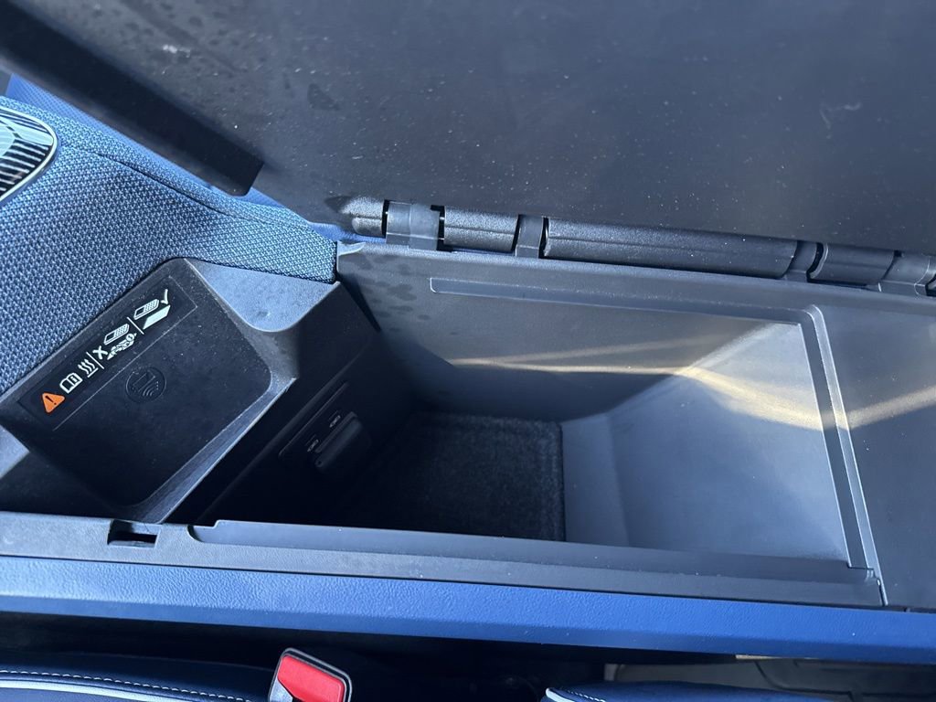 Used 2025 Cadillac Optiq Sport 2 image 35