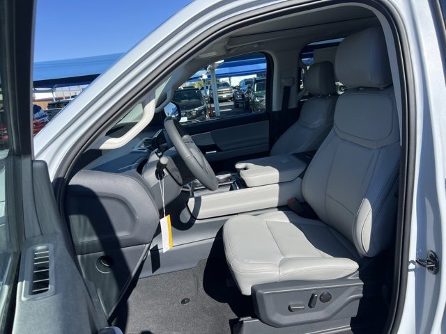 New 2025 Ford Expedition Active image 9