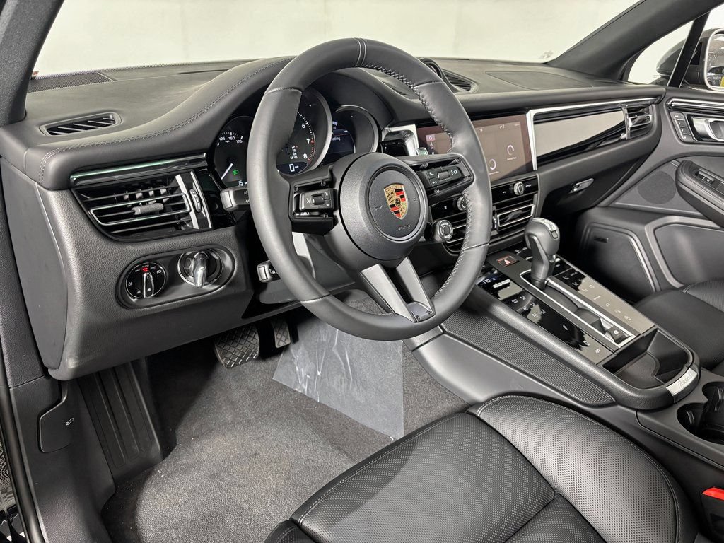 Used 2026 Porsche Macan Turbo AWD/4WD image 4