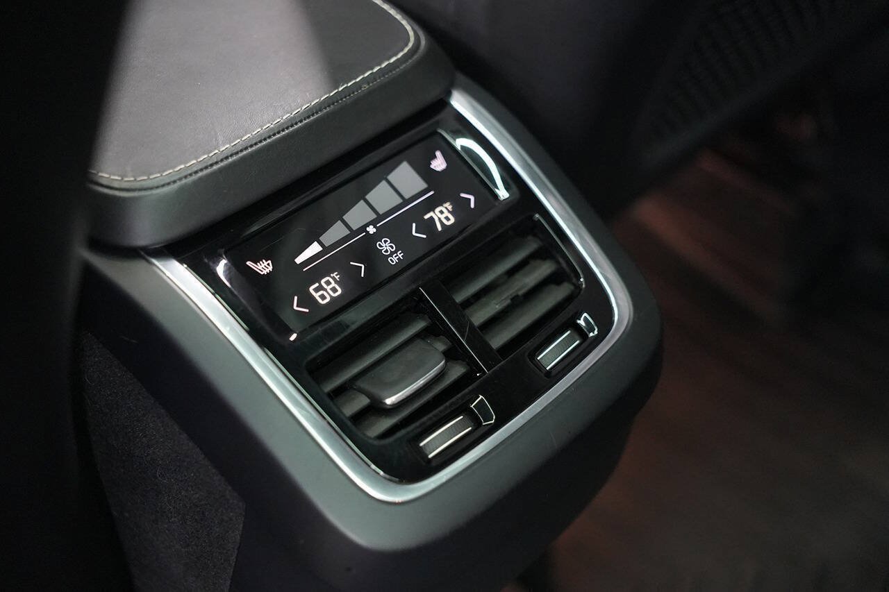 Used 2017 Volvo XC90 T6 R-Design w/ Vision Package AWD/4WD image 20