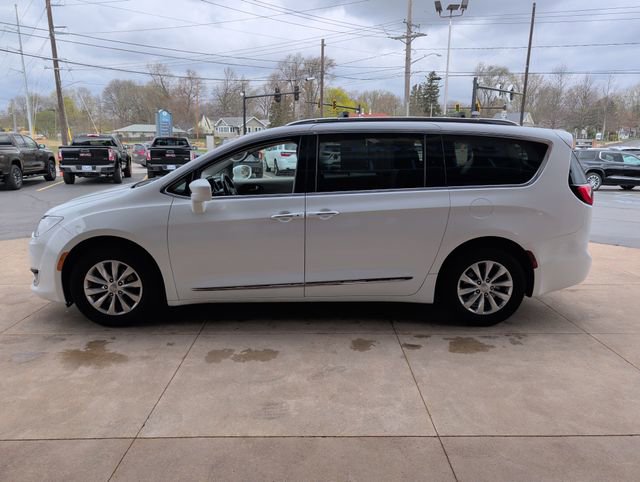 Used 2019 Chrysler Pacifica Touring-L image 5