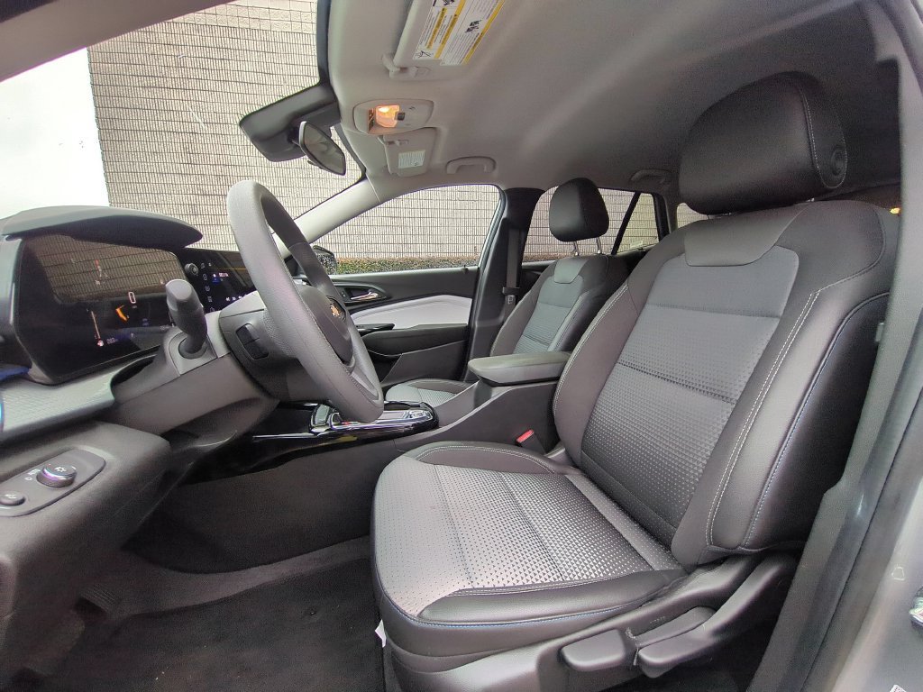 Used 2026 Chevrolet Trax LT FWD image 21