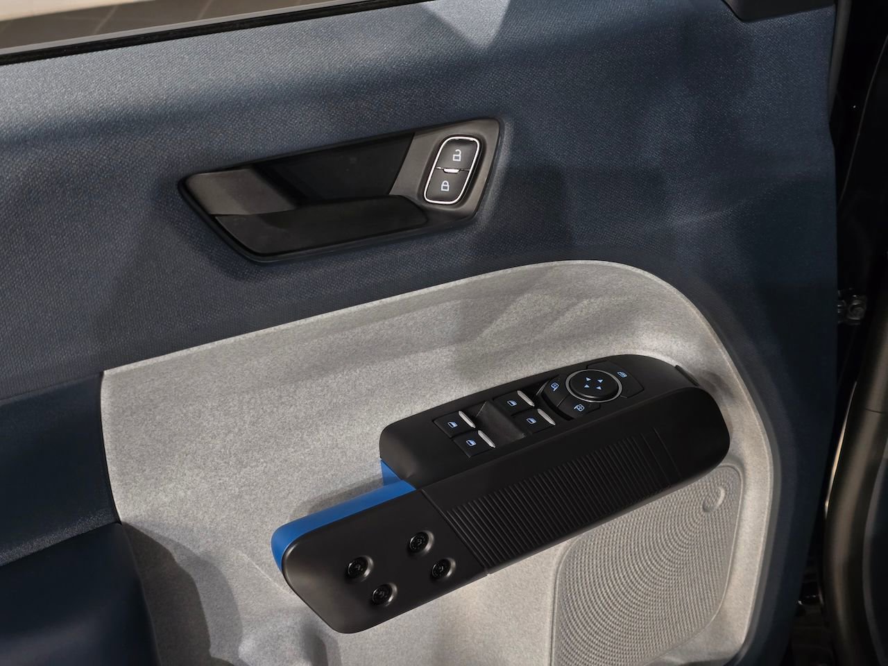 New 2025 Ford Maverick XLT w/ XLT Luxury Package image 17