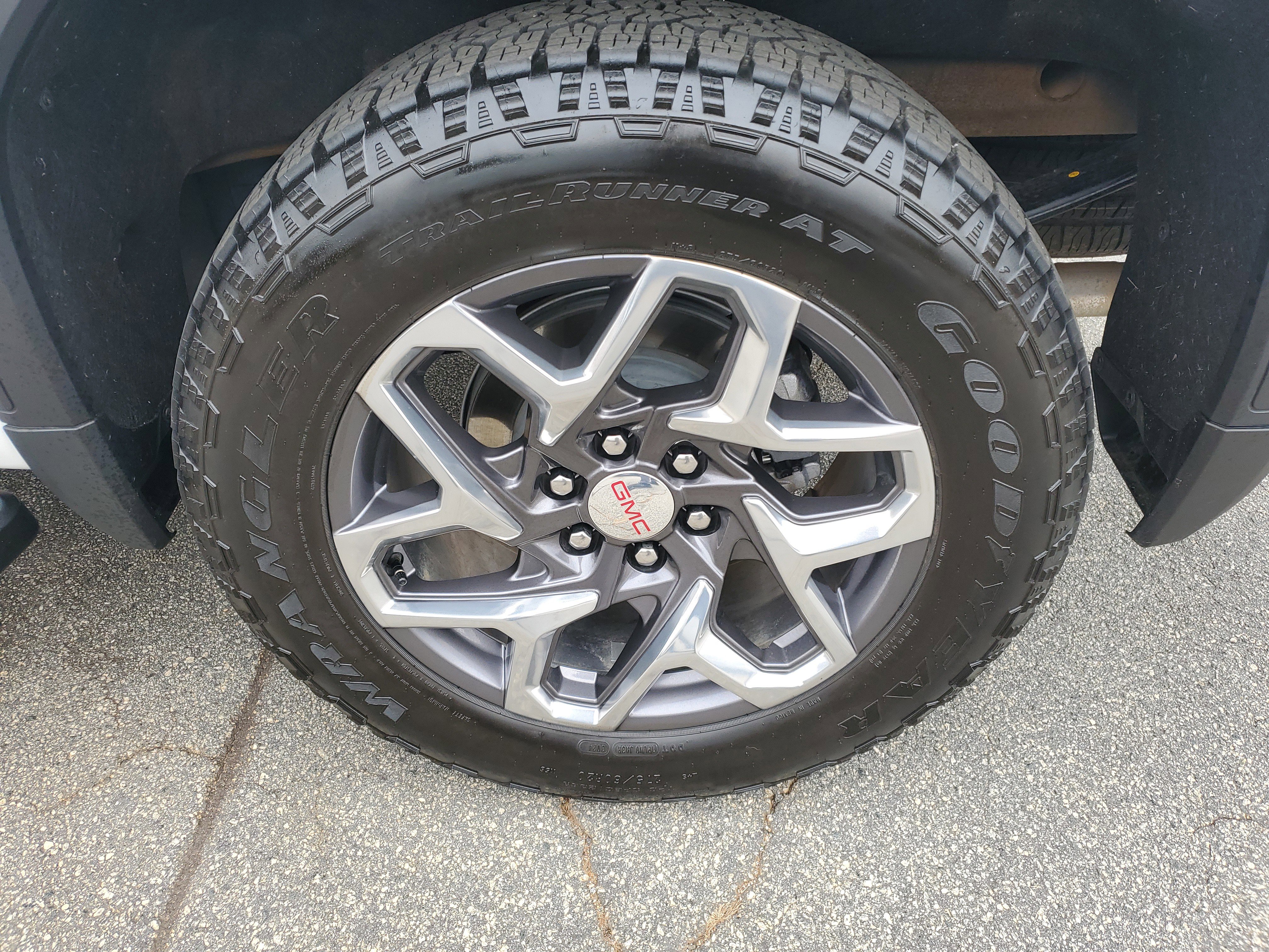 Used 2025 GMC Sierra 1500 SLT w/ SLT Premium Plus Package image 9