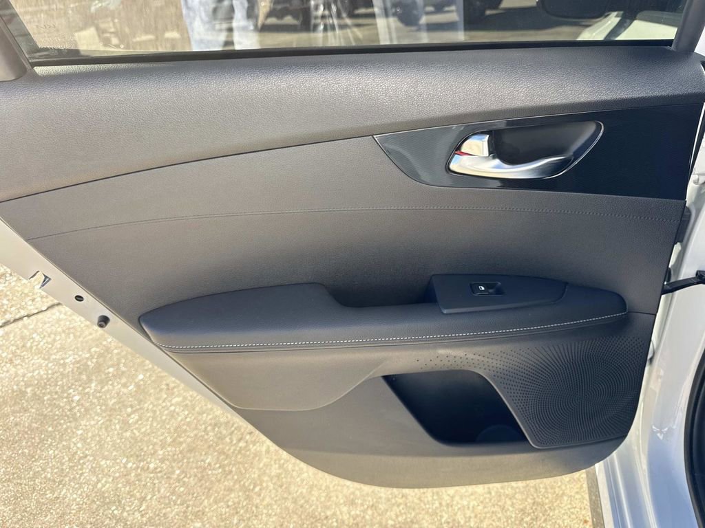 Used 2024 Kia Forte GT-Line w/ GT-Line Premium Package image 29