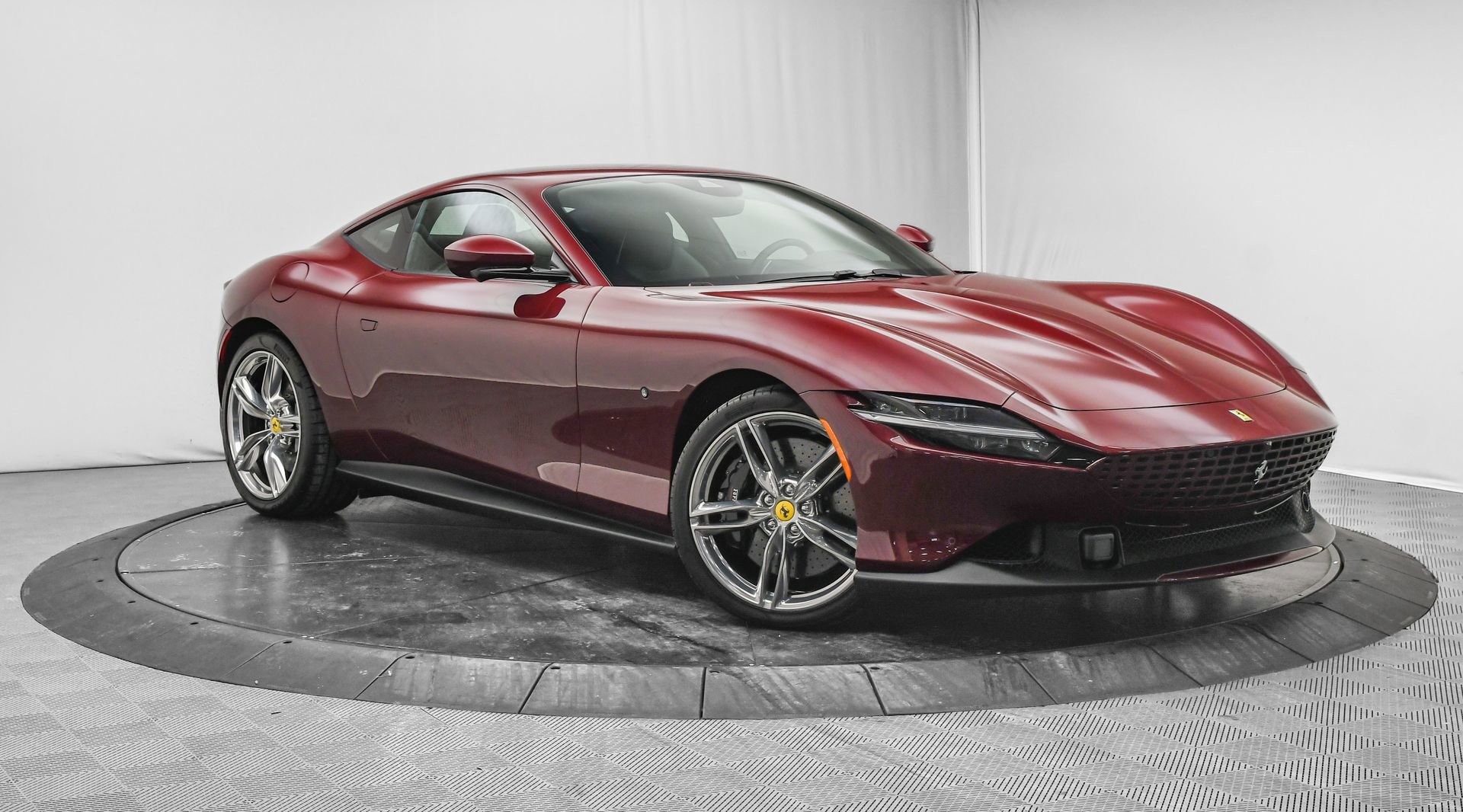 Used 2023 Ferrari Roma image 2