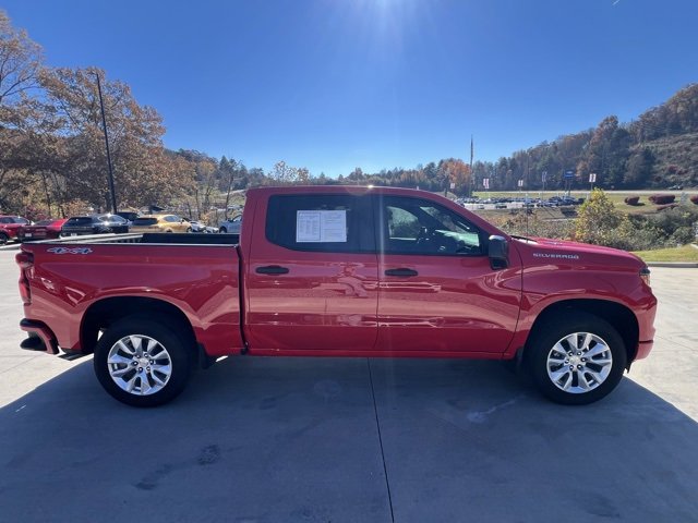 Used 2025 Chevrolet Silverado 1500 Custom image 2