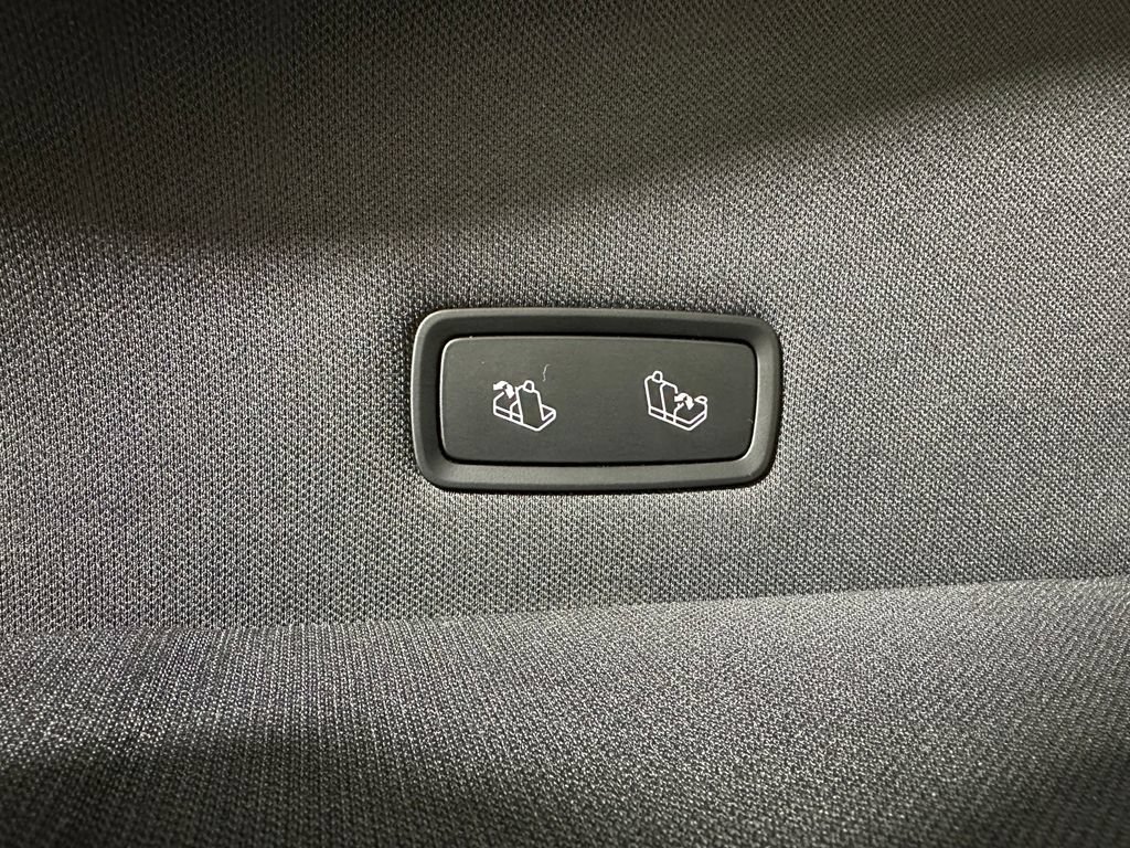 Used 2026 Tesla Model Y AWD image 9