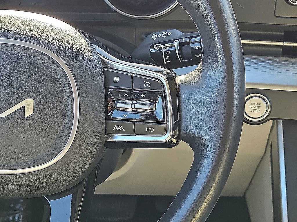 Used 2024 Kia Carnival LX image 20