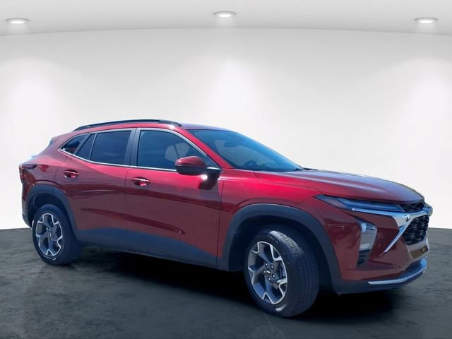 Used 2025 Chevrolet Trax LT FWD image 5