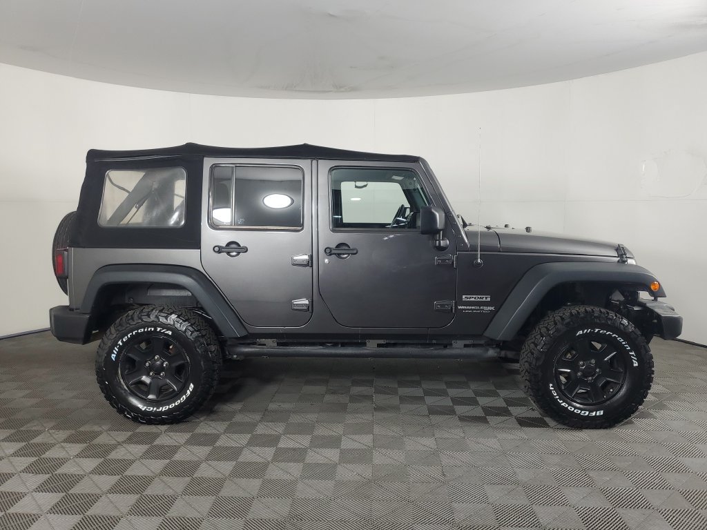 Used 2018 Jeep Wrangler Unlimited Sport w/ Connectivity Group AWD/4WD image 3