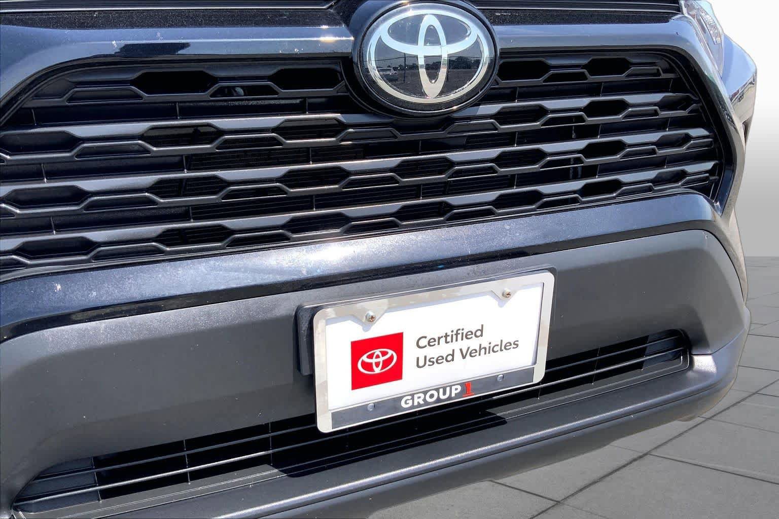 Used 2022 Toyota RAV4 LE FWD image 29