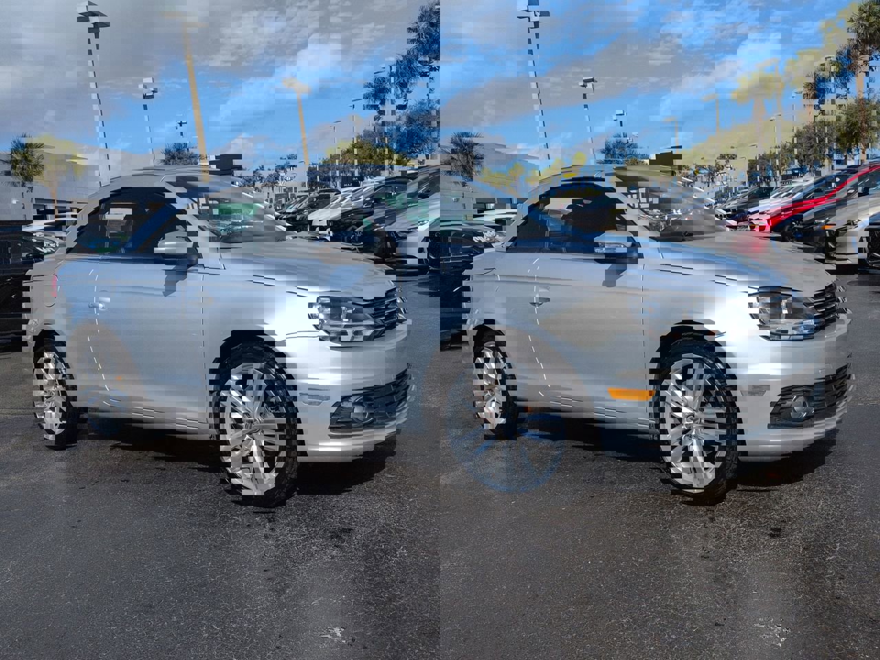 Used 2012 Volkswagen Eos Executive image 2