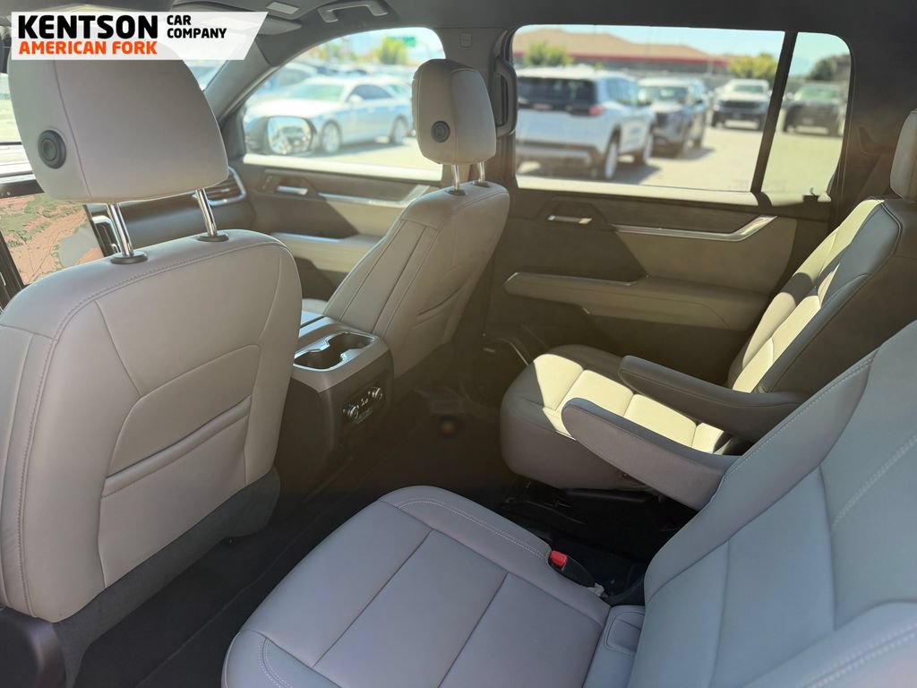 Used 2026 GMC Acadia Elevation w/ Elevation Premium Package AWD/4WD image 32