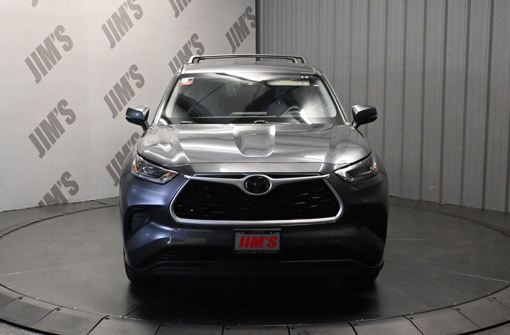 Used 2020 Toyota Highlander L FWD image 2