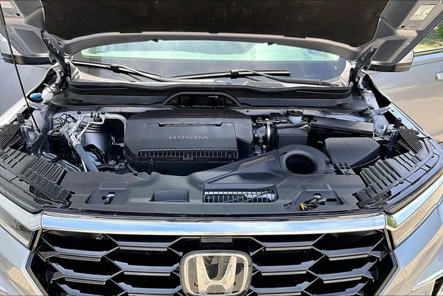 Used 2025 Honda Pilot Touring image 34