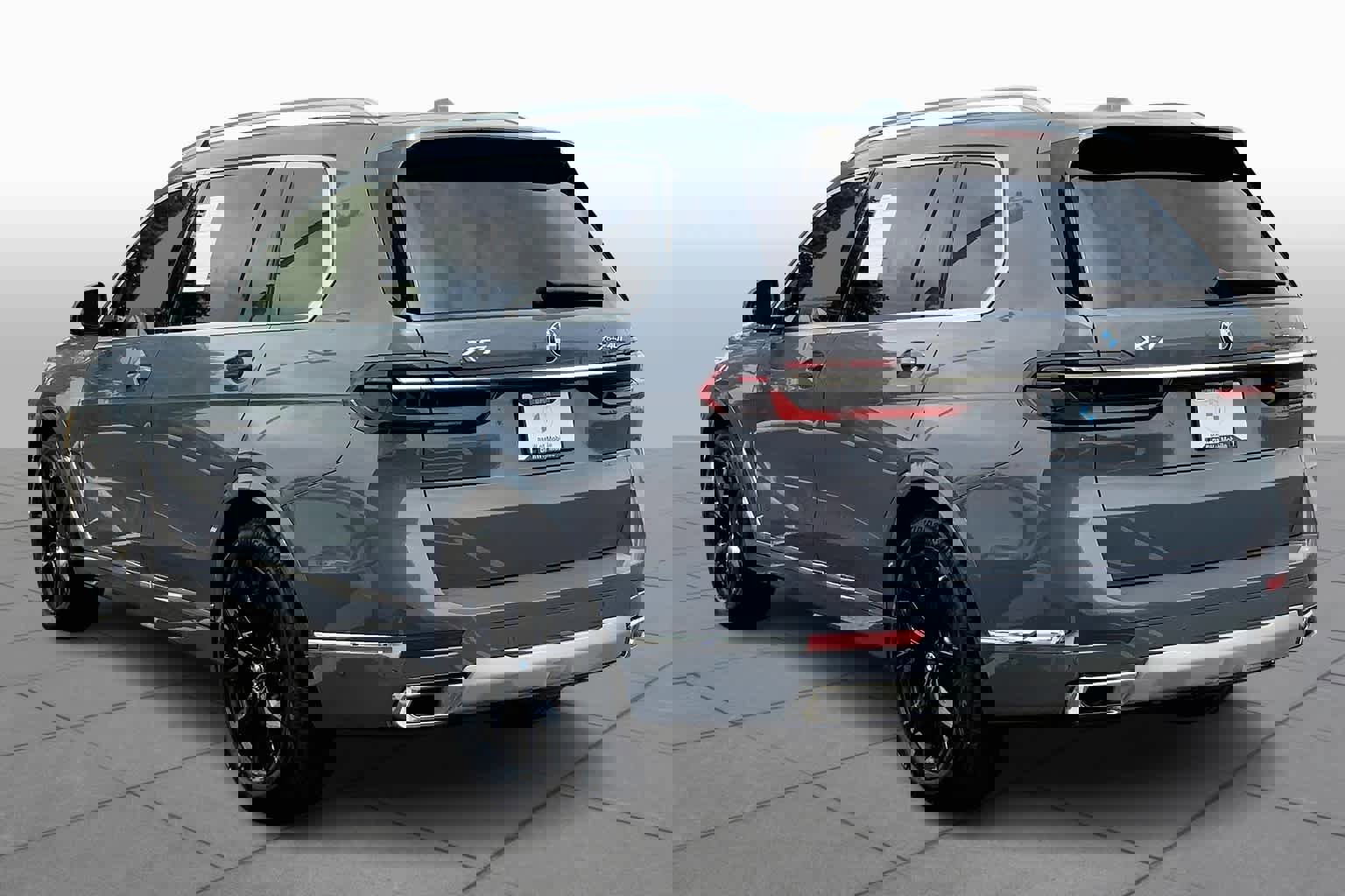 Used 2024 BMW X7 xDrive40i image 11