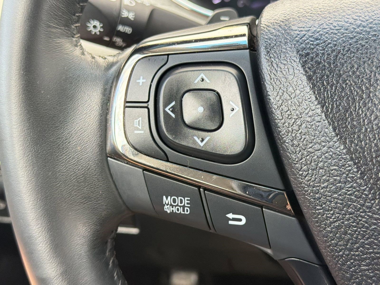 Used 2016 Toyota Avalon Limited FWD image 17