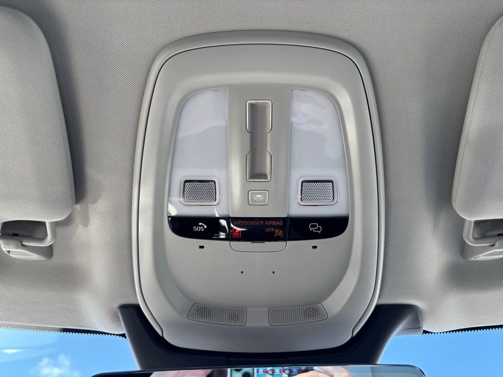 Certified 2023 Volvo XC90 T8 Plus w/ Protection Package AWD/4WD image 16