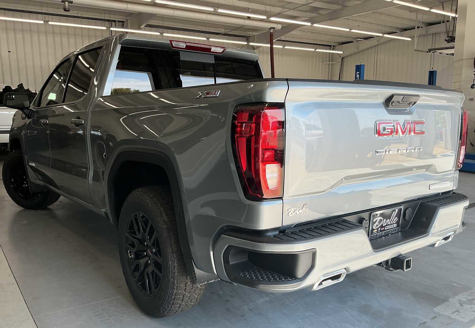 New 2026 GMC Sierra 1500 Elevation image 5