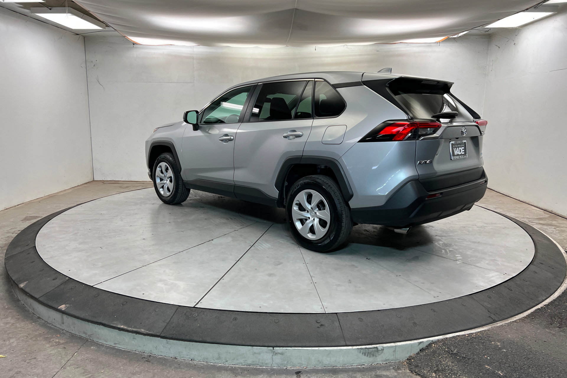 Used 2024 Toyota RAV4 LE image 3