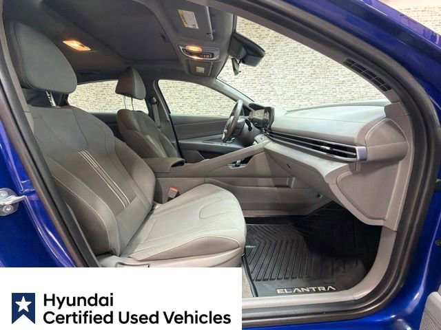 Used 2025 Hyundai Elantra SEL FWD image 12