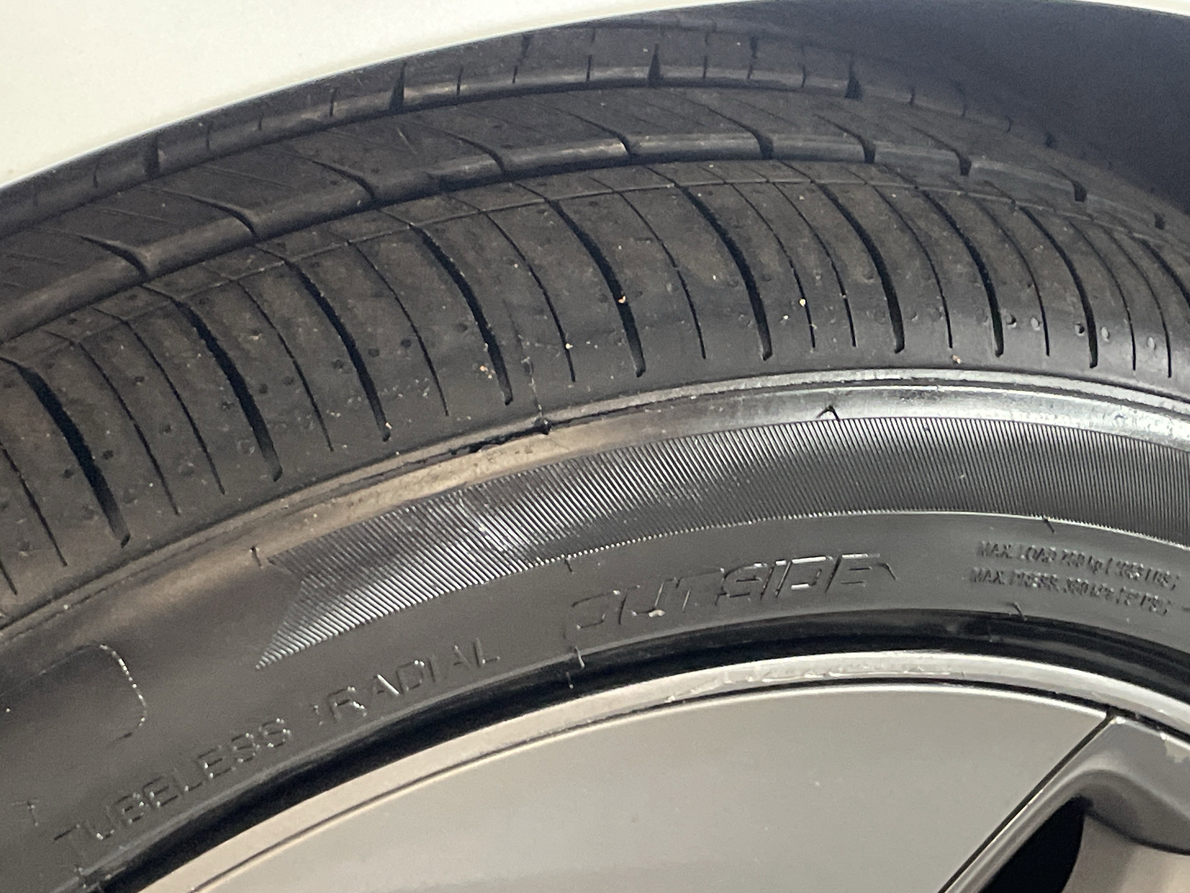 Used 2019 Tesla Model 3 Long Range image 14