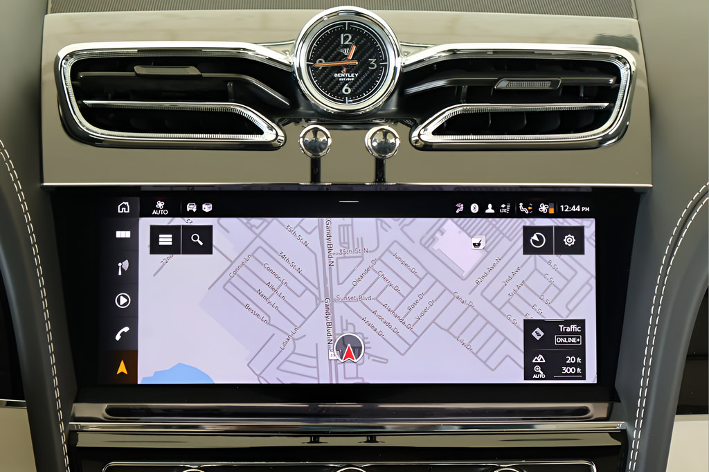 Used 2024 Bentley Bentayga AWD/4WD image 17