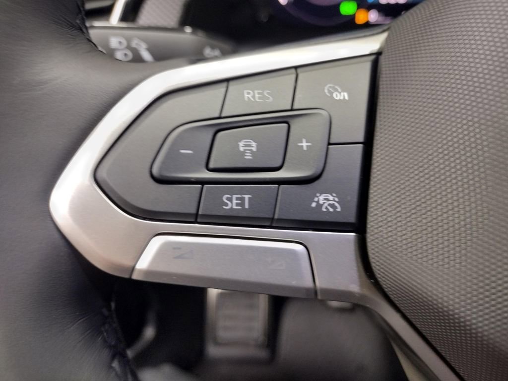 New 2026 Volkswagen Atlas Cross Sport SEL R-Line image 28
