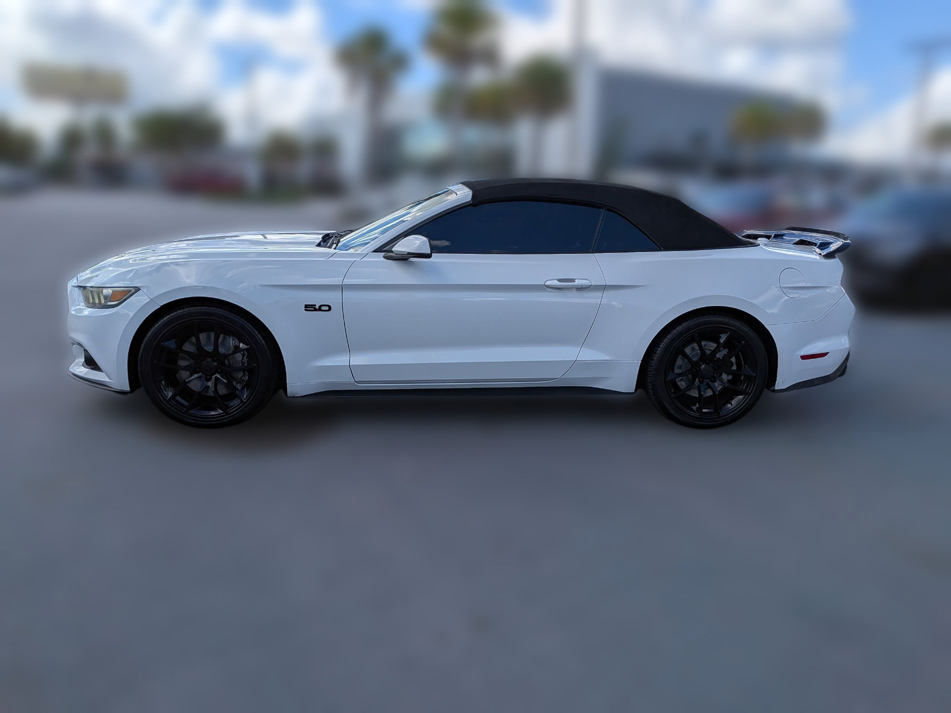 Used 2017 Ford Mustang GT Premium RWD image 8