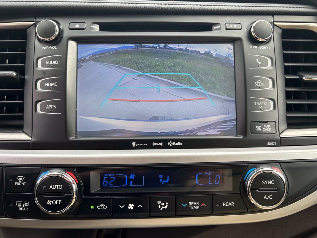 Used 2017 Toyota Highlander XLE AWD/4WD image 16