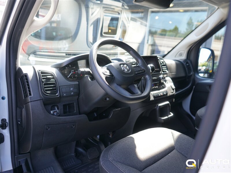 Used 2025 RAM ProMaster 2500 w/ Convenience Group FWD image 17