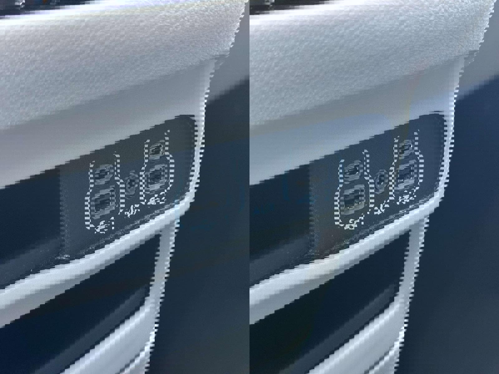 Used 2024 Chrysler Pacifica Touring-L image 20