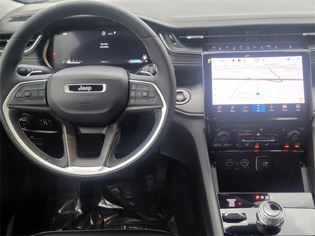 Used 2023 Jeep Grand Cherokee Limited image 14