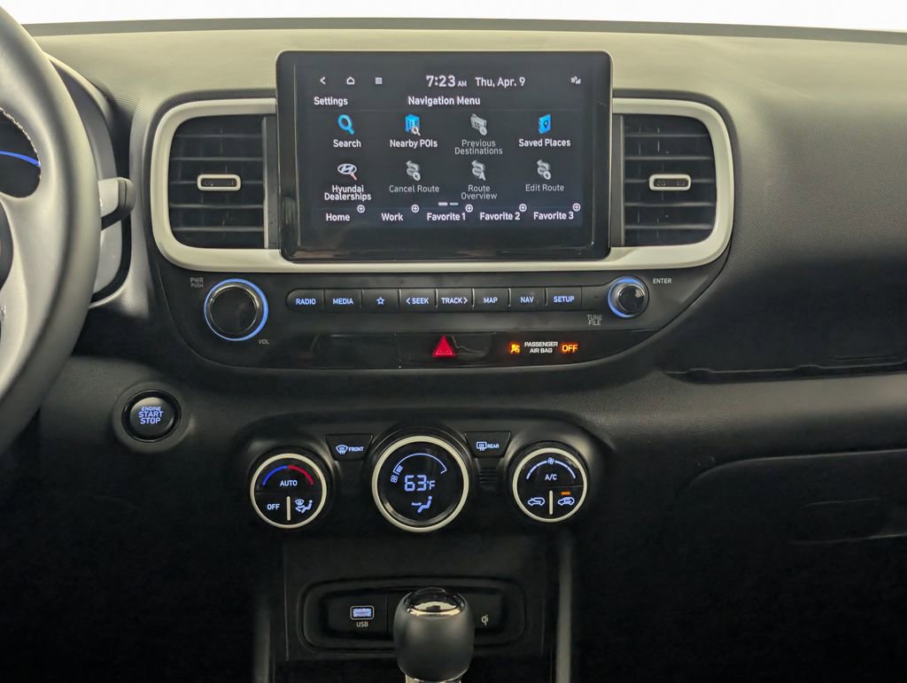 Used 2024 Hyundai Venue Limited image 14