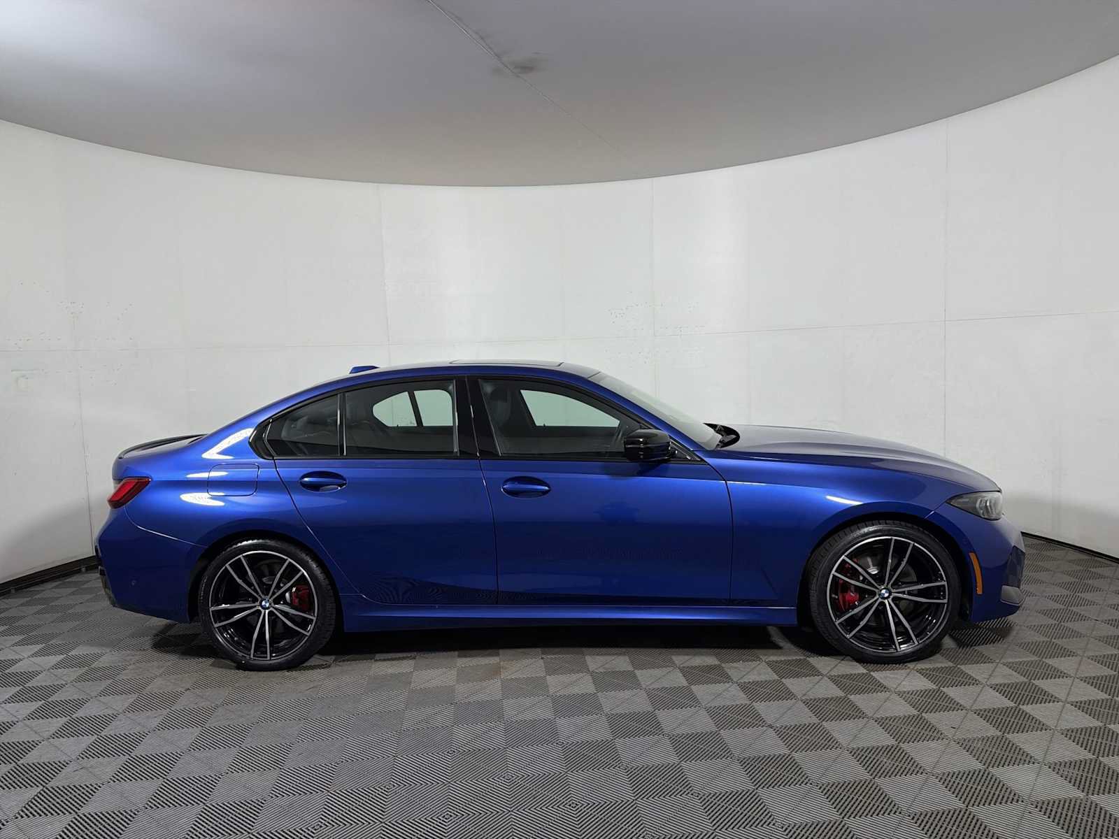 Used 2024 BMW 330i xDrive Sedan w/ M Sport Package AWD/4WD image 7