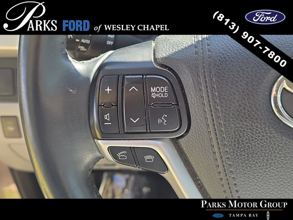 Used 2016 Toyota Highlander XLE AWD/4WD image 31