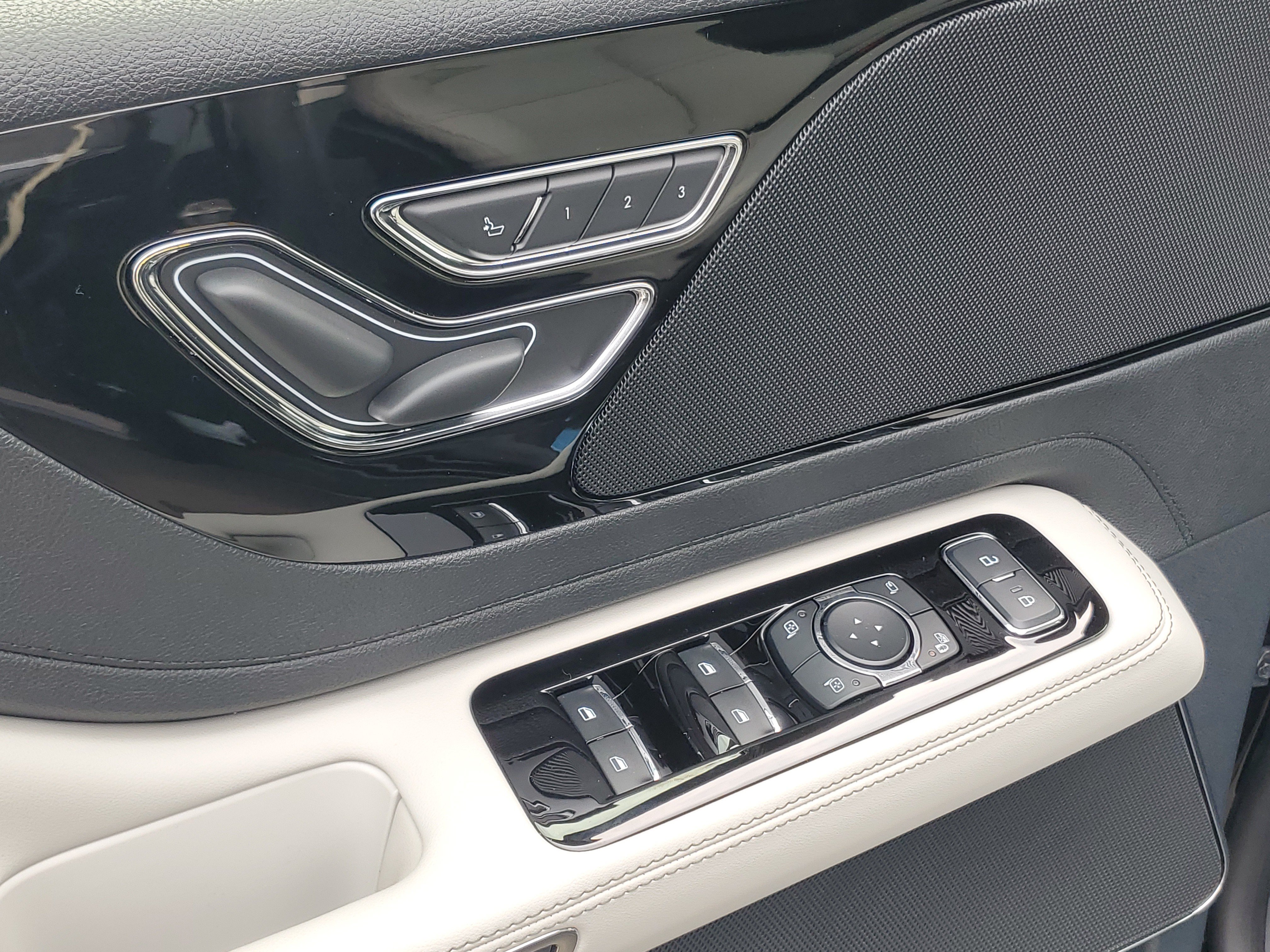 New 2026 Lincoln Aviator AWD image 9